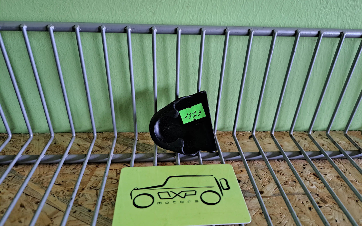 Mercedes-Benz W115 Seat belt trim - seat belt trim