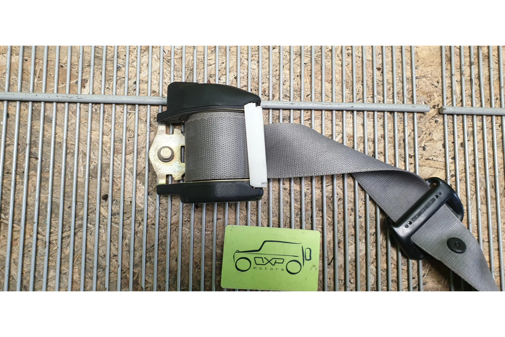 Mercedes-Benz W140 S320 Rear left seat belt - seat belt
