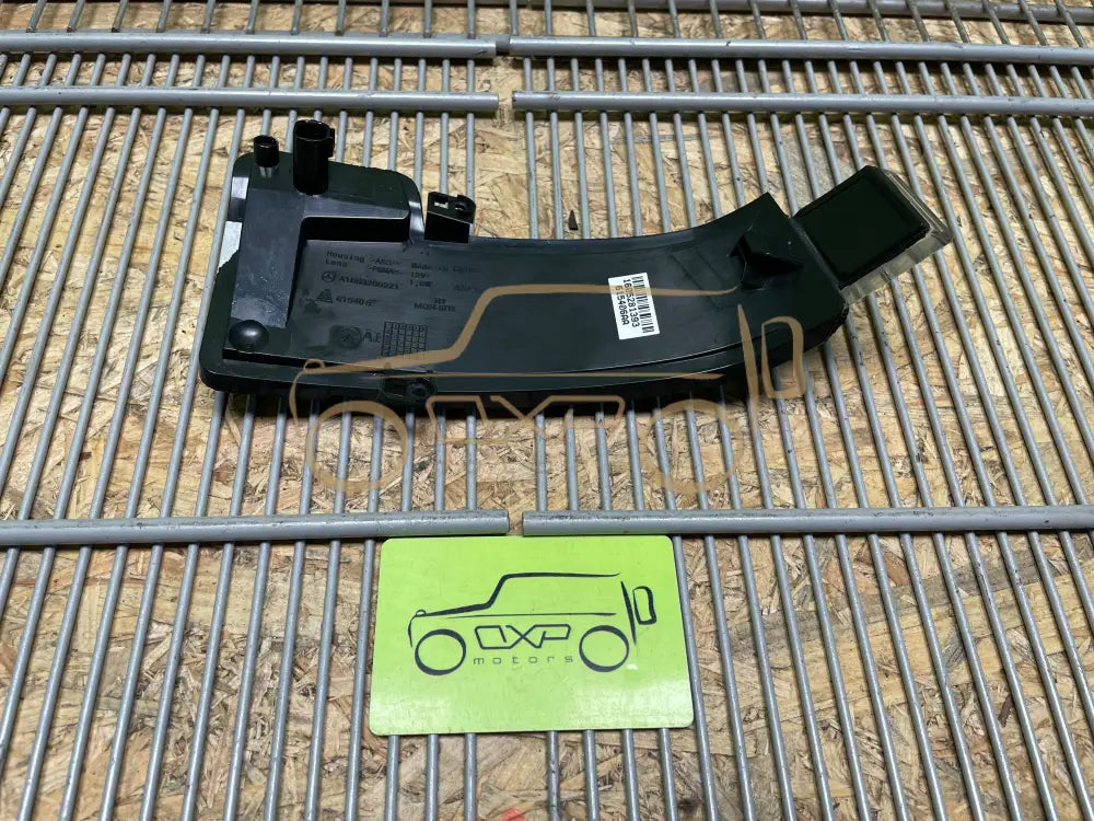 Mercedes-Benz W166 Right outer mirror turn signal ML GLE GL GLS G - outer mirror turn signal