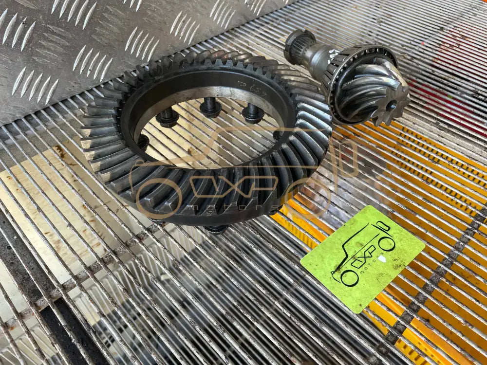 Mercedes G-Class Rear ring gear and pinion 44:9