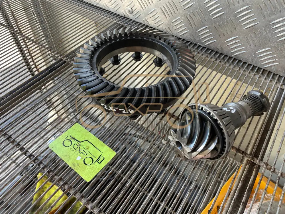 Mercedes G-Class Rear ring gear and pinion 44:9