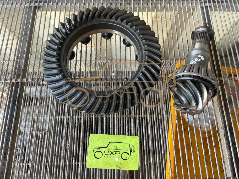 Mercedes G-Class Rear ring gear and pinion 44:9