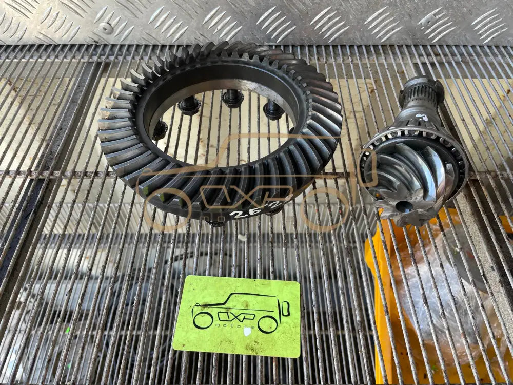 Mercedes G-Class Rear ring gear and pinion 44:9