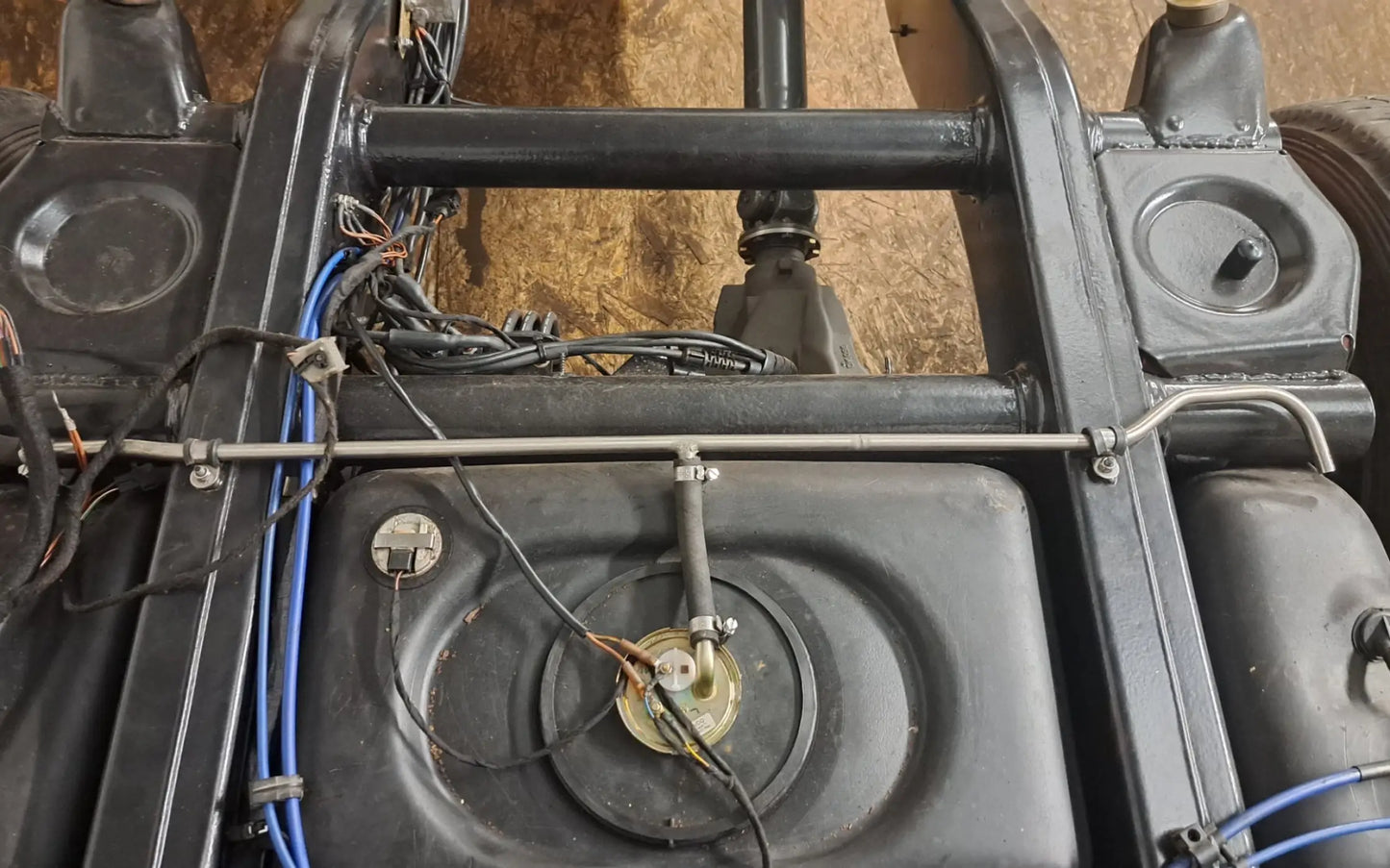 Mercedes G-Class W463 Kraftstoffleitung aus Edelstahl/Stainless steel fuel pipe - fuel pipe