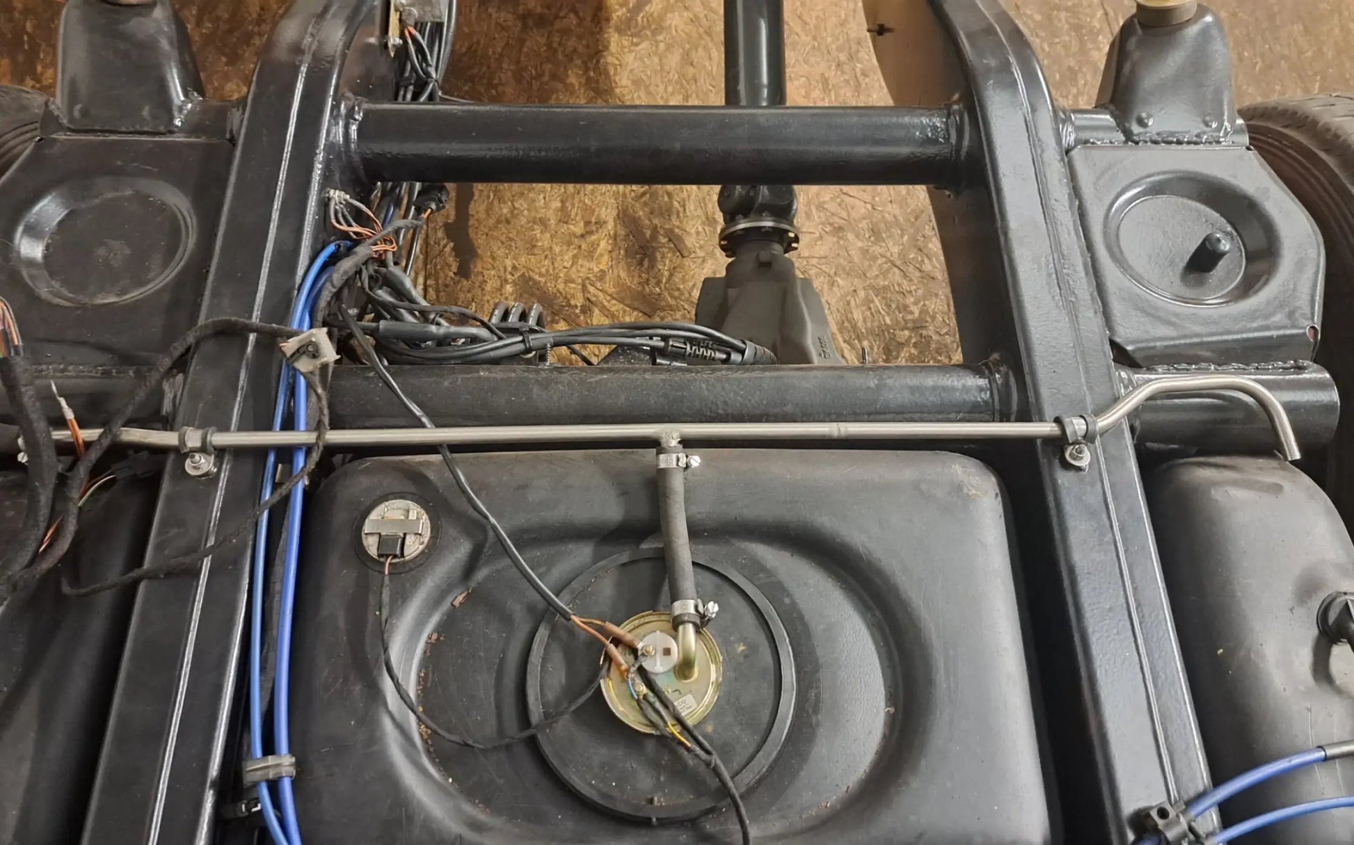 Mercedes G-Class W463 Kraftstoffleitung aus Edelstahl/Stainless steel fuel pipe - fuel pipe