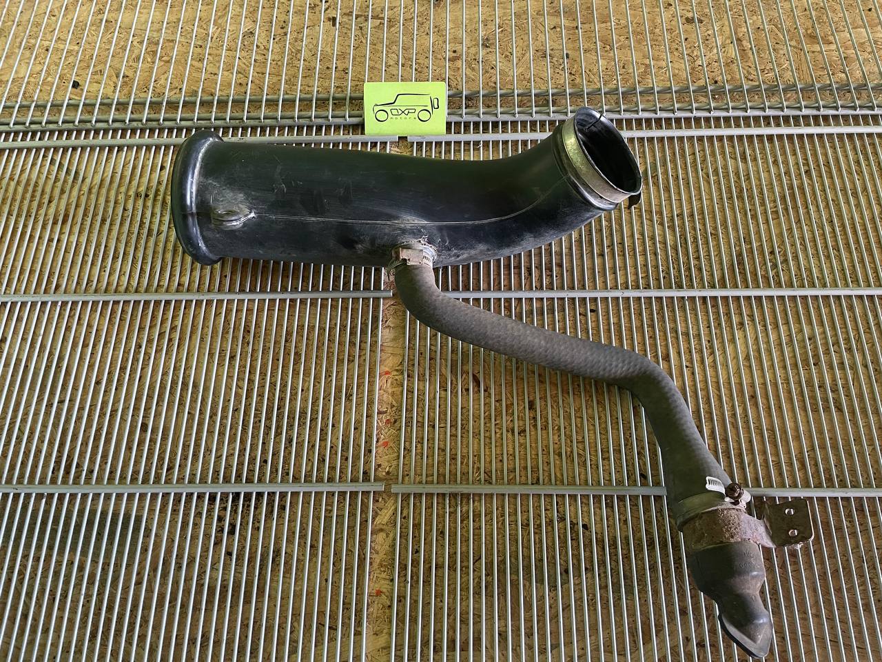 Mercedes-Benz G-Class W463 Connection Intake Pipe Left