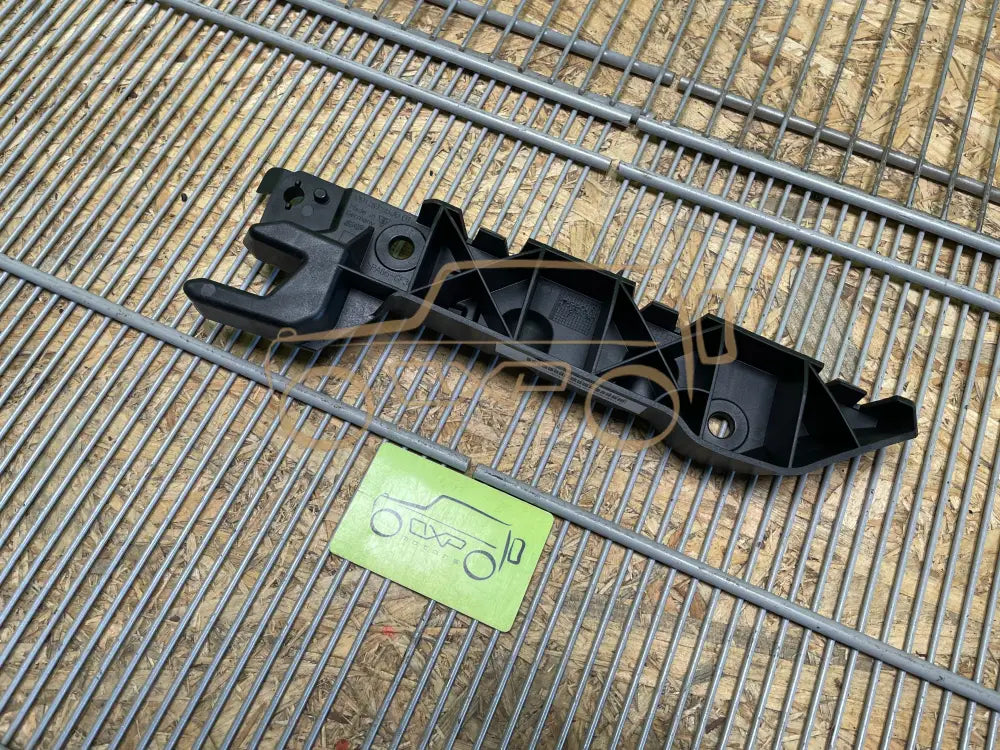 Porsche 911 991 Front right bumper bracket - bumper bracket