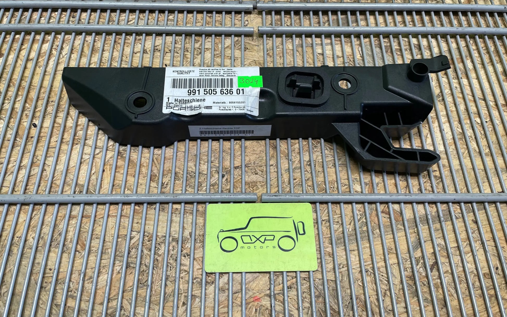 Porsche 911 991 Front right bumper bracket - bumper bracket