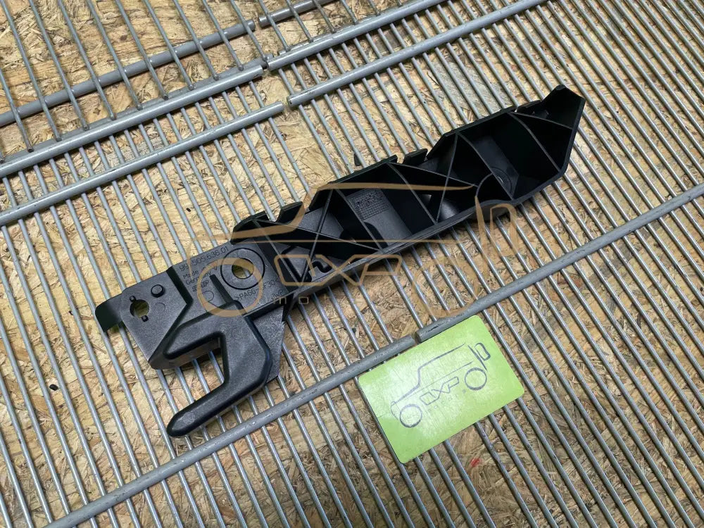 Porsche 911 991 Front right bumper bracket - bumper bracket