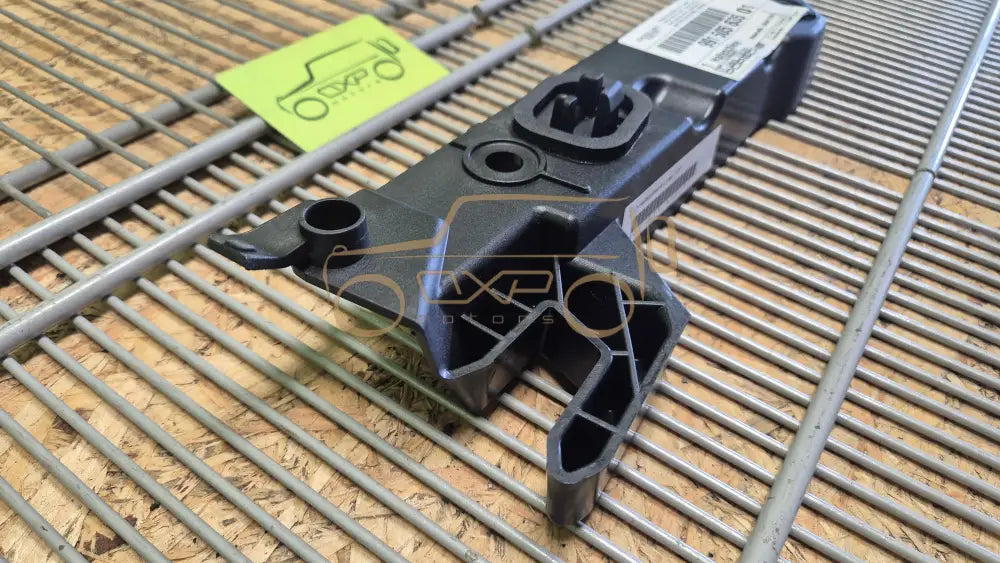 Porsche 911 991 Left bumper bracket - bumper bracket