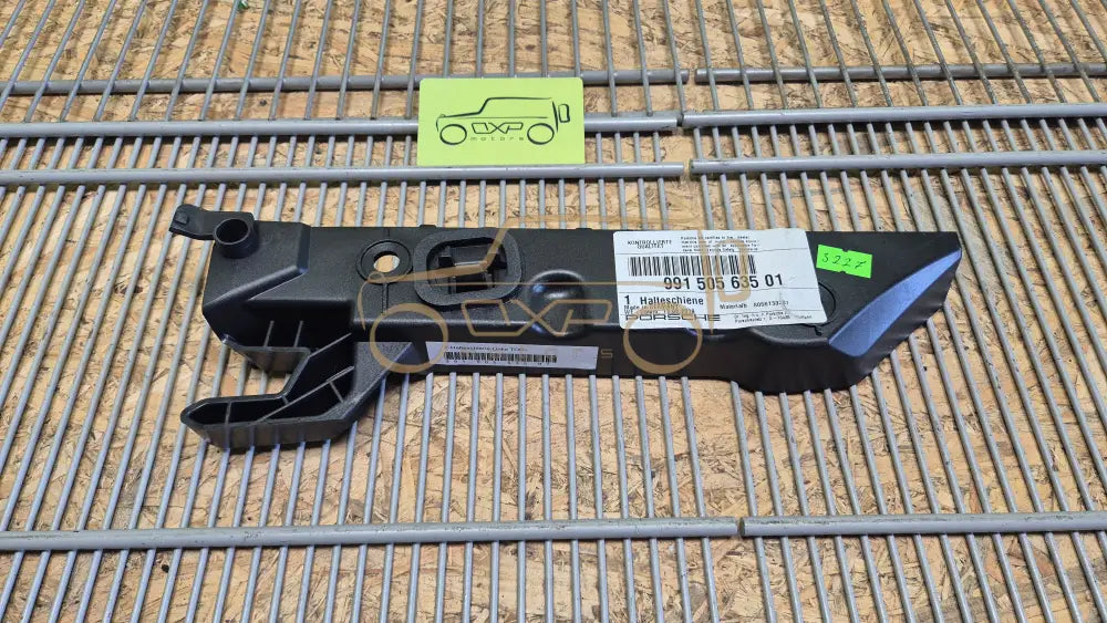 Porsche 911 991 Left bumper bracket - bumper bracket