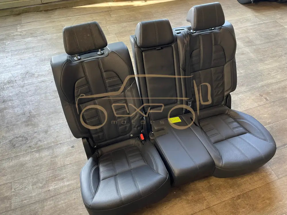 Range Rover Evoque Rear Seats Black Leather Facelift - Rear seat