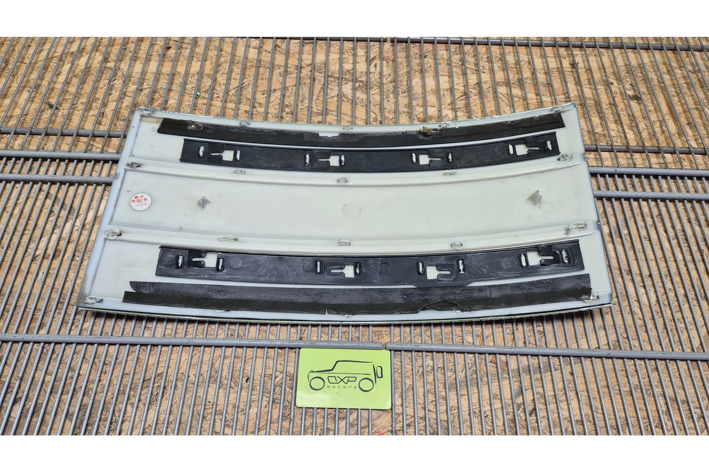 Range Rover Vogue L405 Front Left Door Molding - door molding
