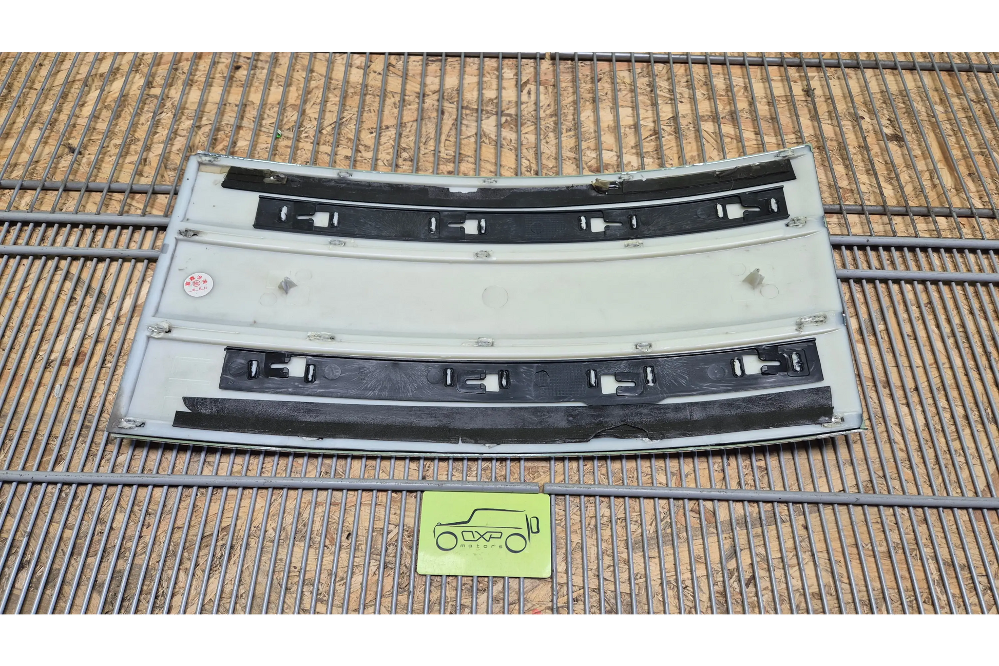 Range Rover Vogue L405 Front Left Door Molding - door molding