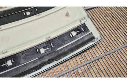 Range Rover Vogue L405 Front Left Door Molding - door molding