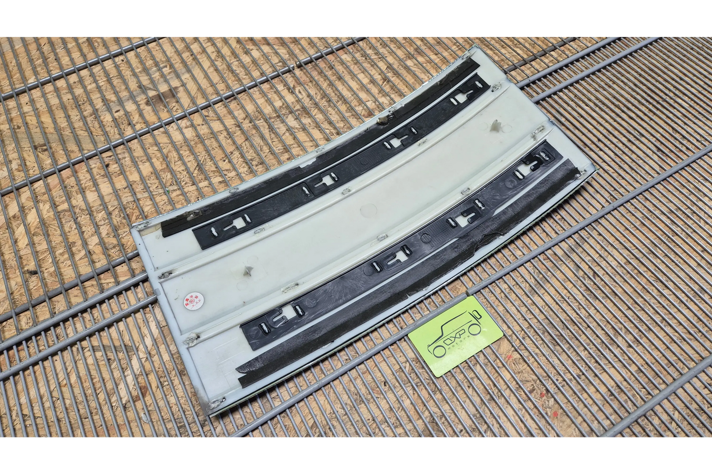 Range Rover Vogue L405 Front Left Door Molding - door molding