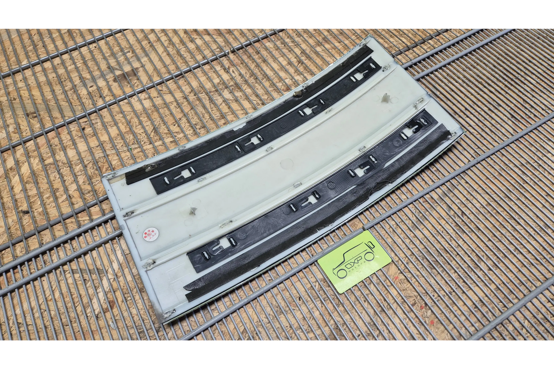 Range Rover Vogue L405 Front Left Door Molding - door molding