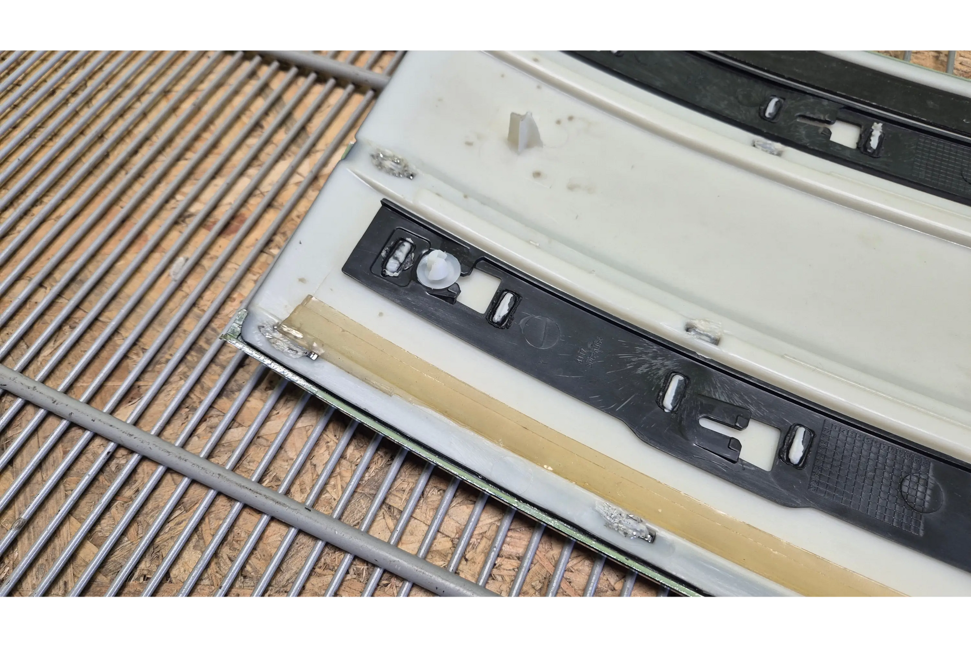 Range Rover Vogue L405 Front Right door molding - door molding
