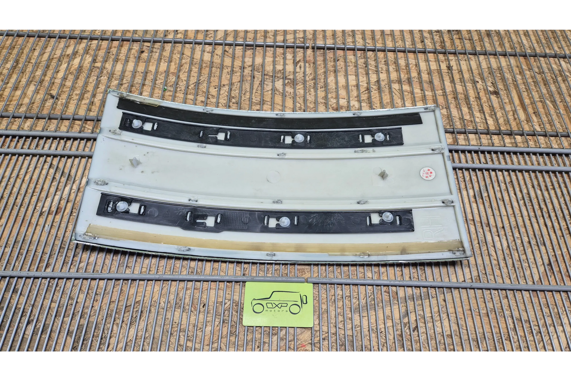 Range Rover Vogue L405 Front Right door molding - door molding