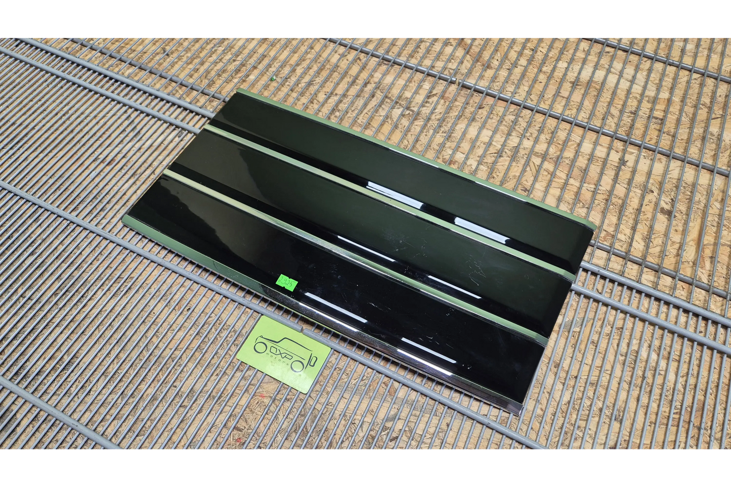 Range Rover Vogue L405 Front Right door molding - door molding
