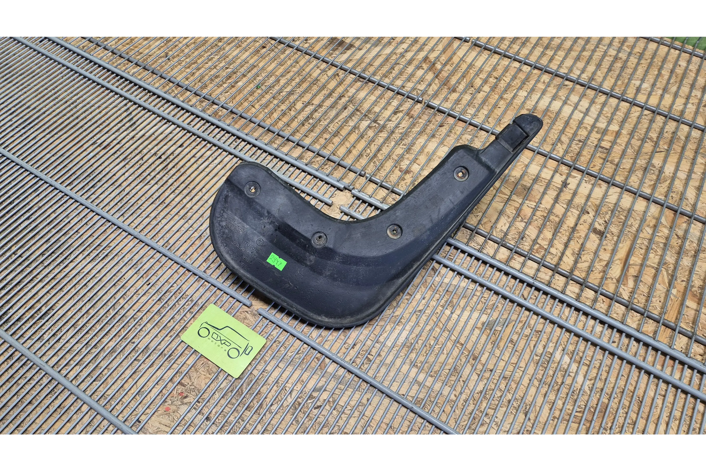 Volkswagen Touran 2007 Front Left Mud Flap - mud flap