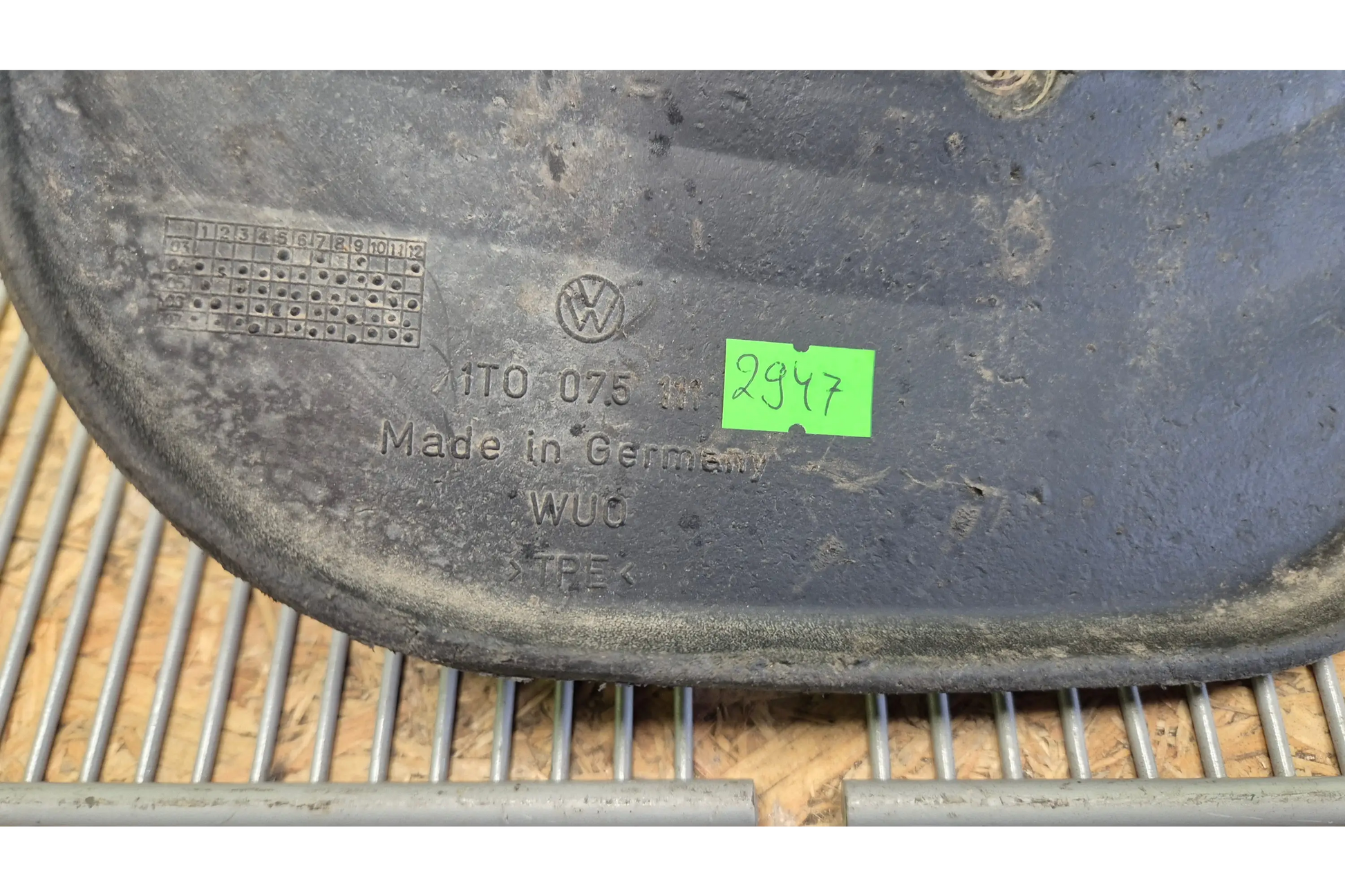 Volkswagen Touran 2007 Front Left Mud Flap - mud flap