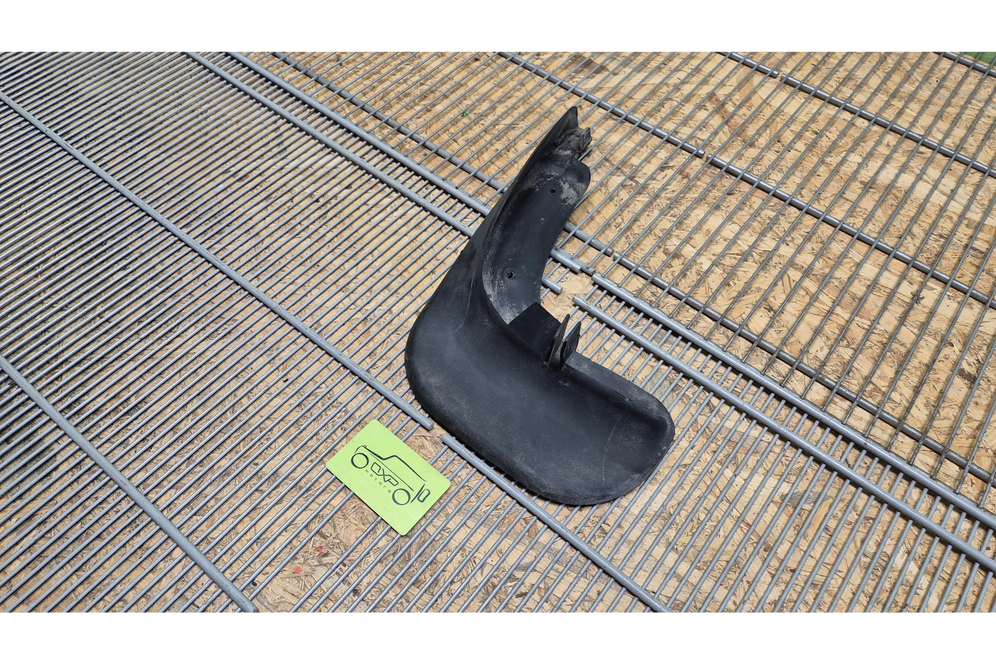 Volkswagen Touran 2007 Front Left Mud Flap - mud flap
